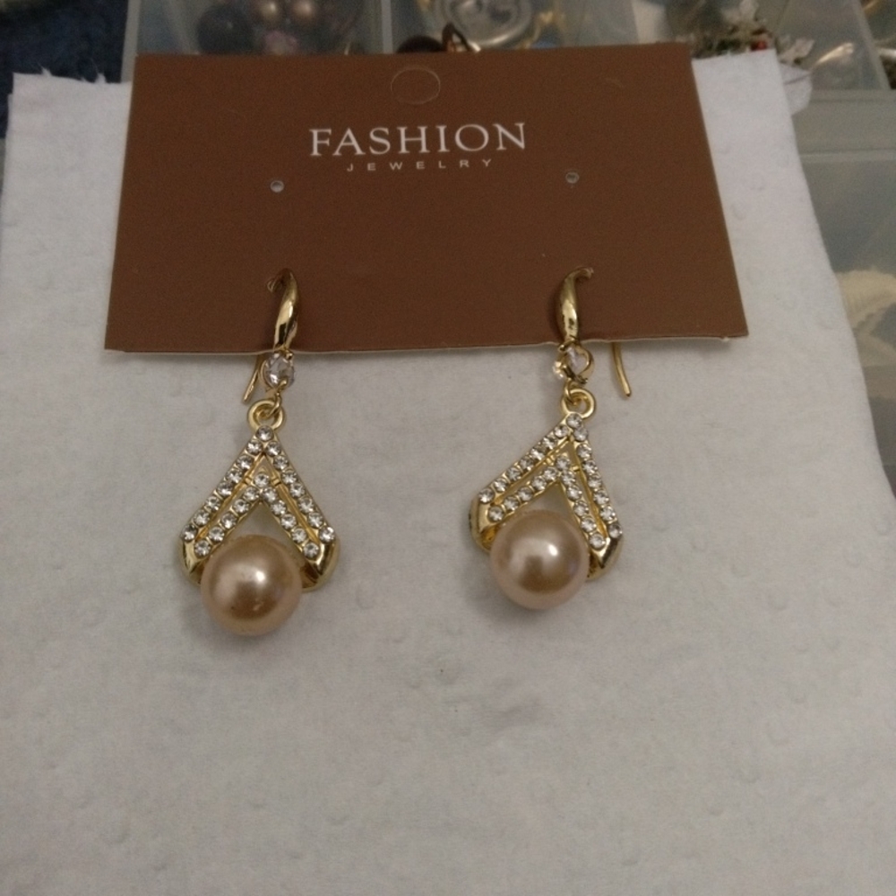 Fashion Jewelry Gold and Pearl Earrings